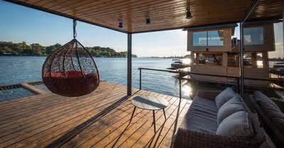How Much Does A Houseboat Cost To Build