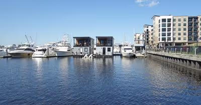 Do Marinas Allow Houseboats?