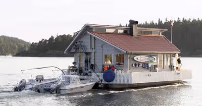 How Fast Does A Houseboat Go